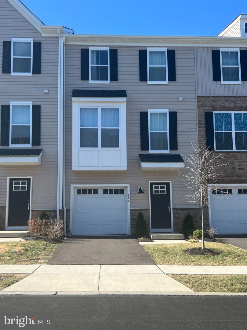 806 Pecan Rd — photo