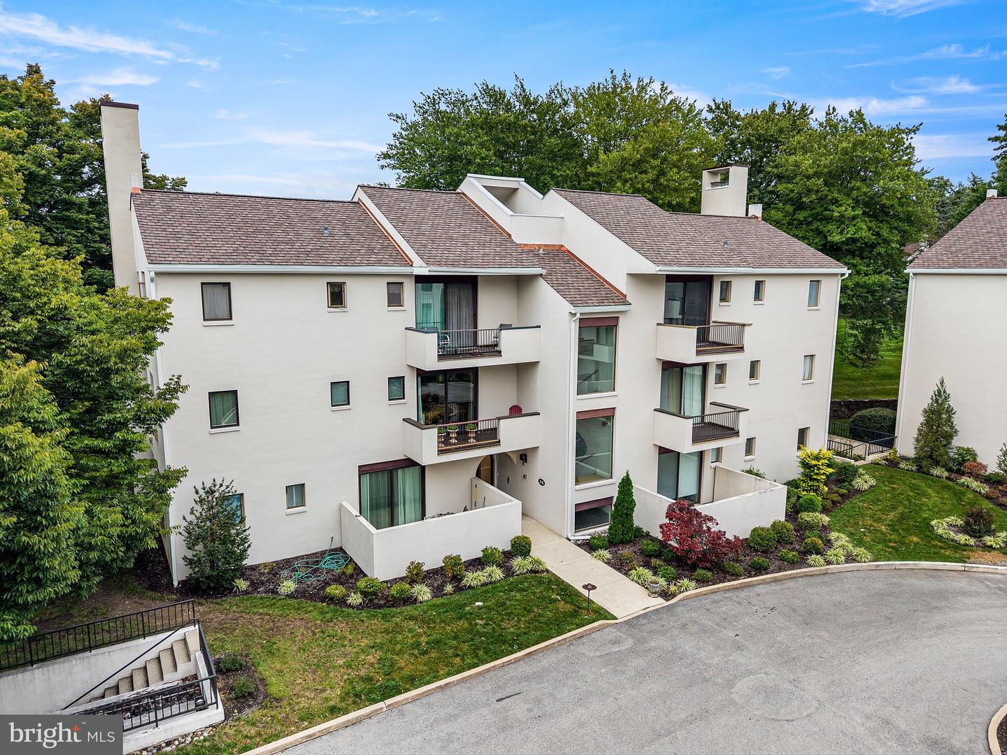 6 Chamond, Devon, PA 19333 — photo 2