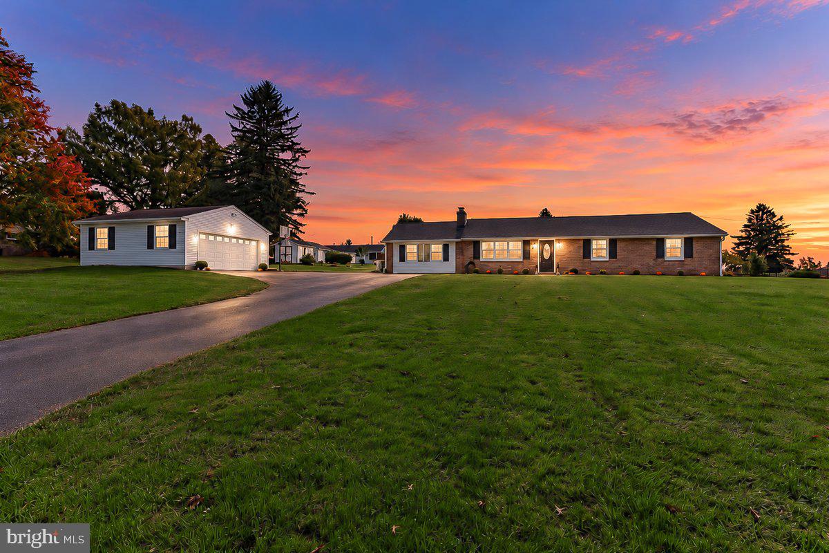 2 Keller Way — photo
