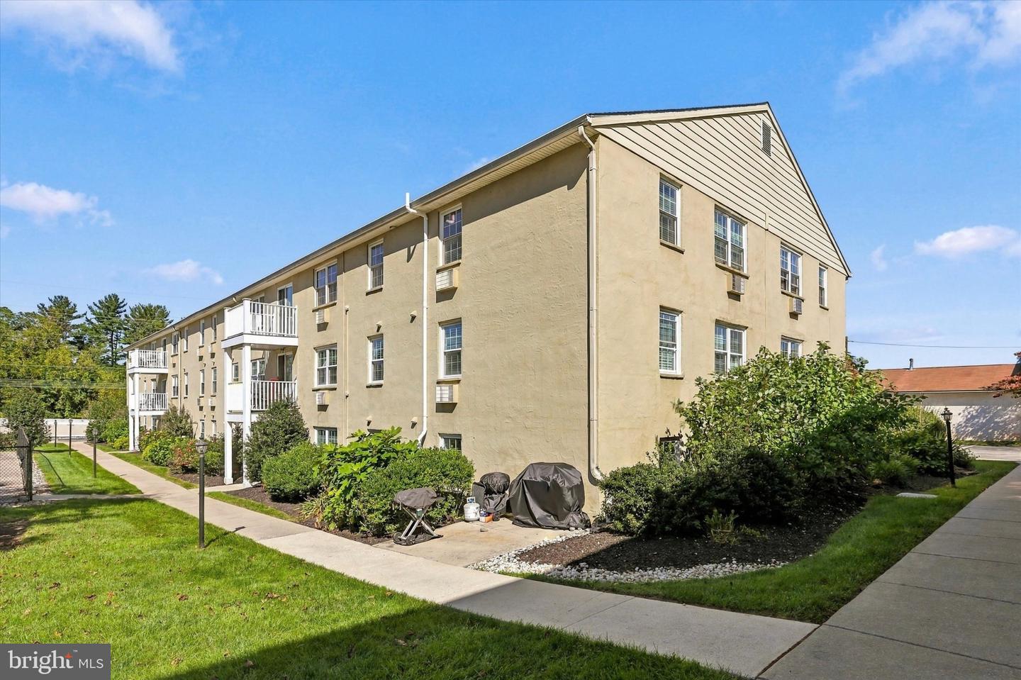175 W King St #301 — photo