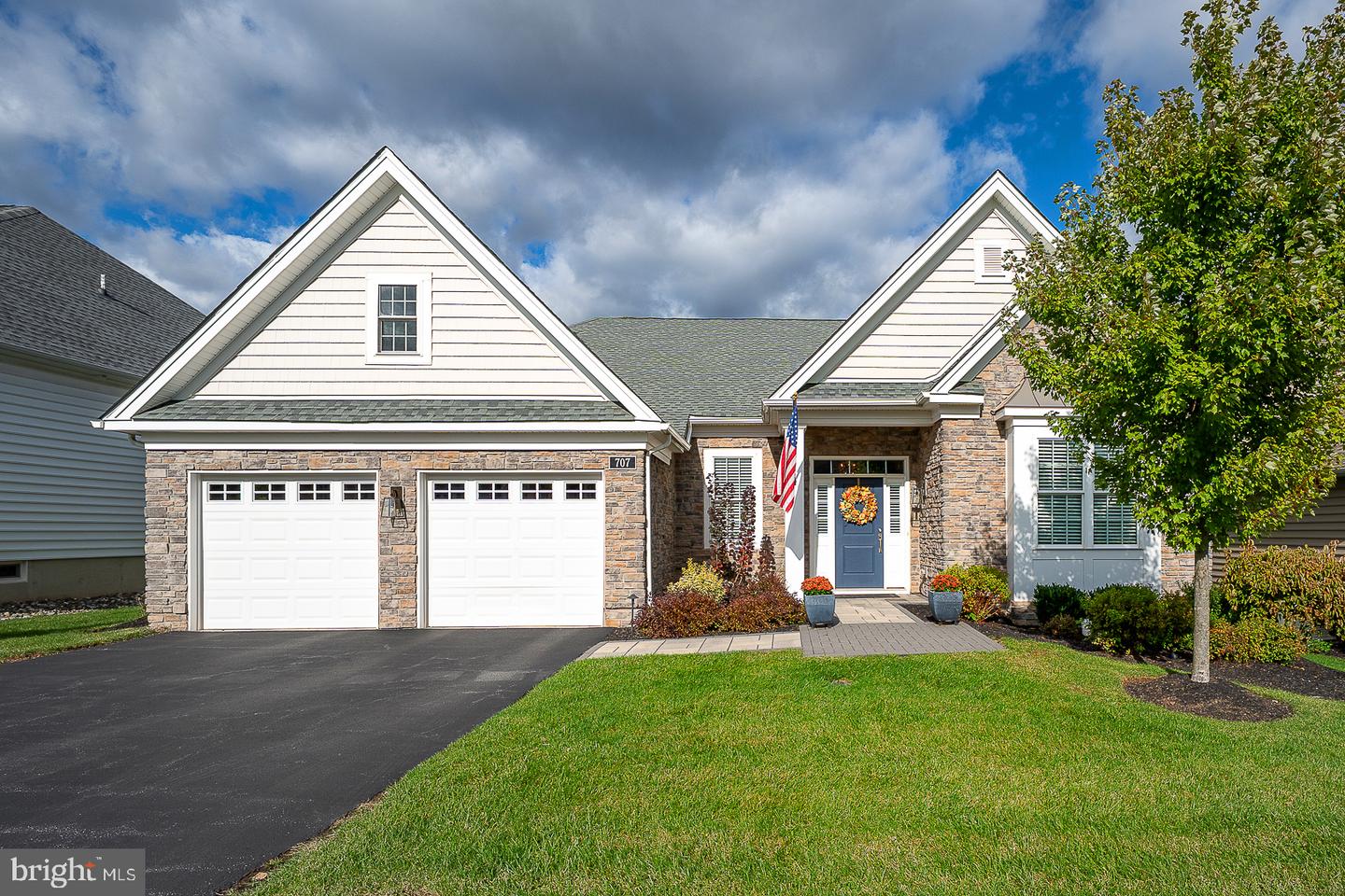 707 Reading Cir — photo