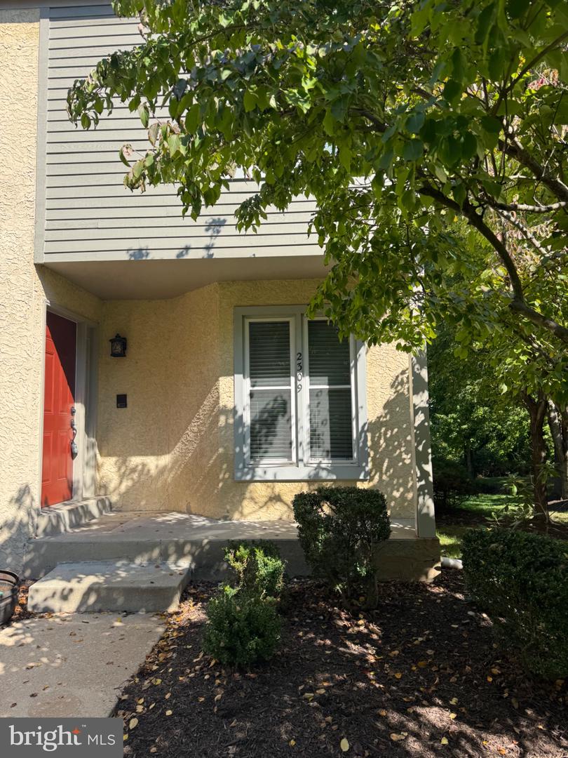2309 Leeds Ct #2309 — photo