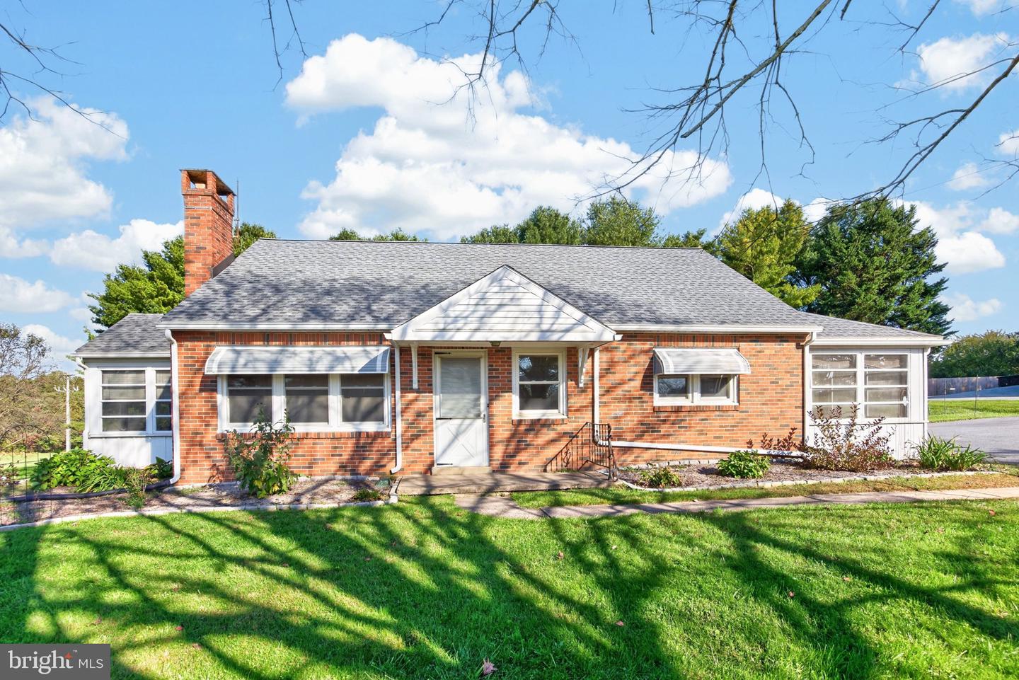 615 Doe Run Rd — photo
