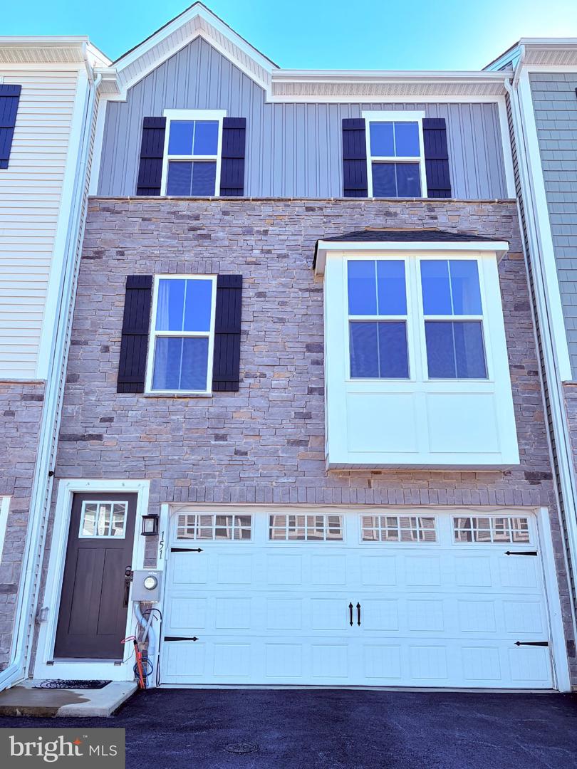 151 Arden Way — photo
