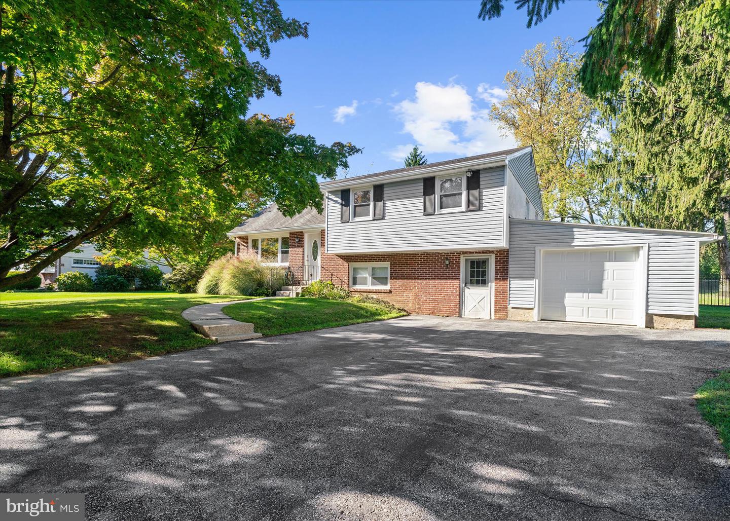 310 Westbrook Dr — photo