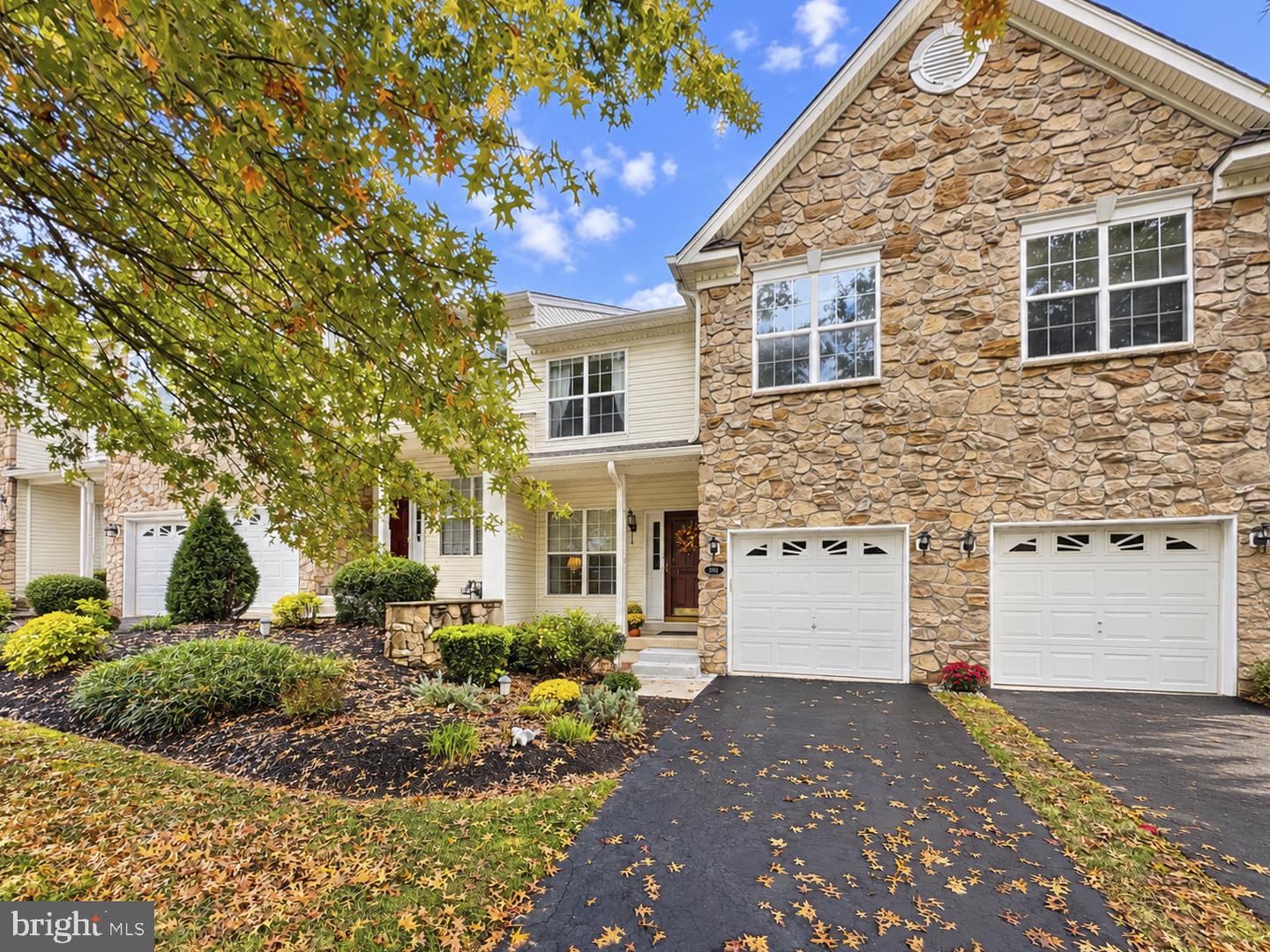 109 Fringetree Dr — photo