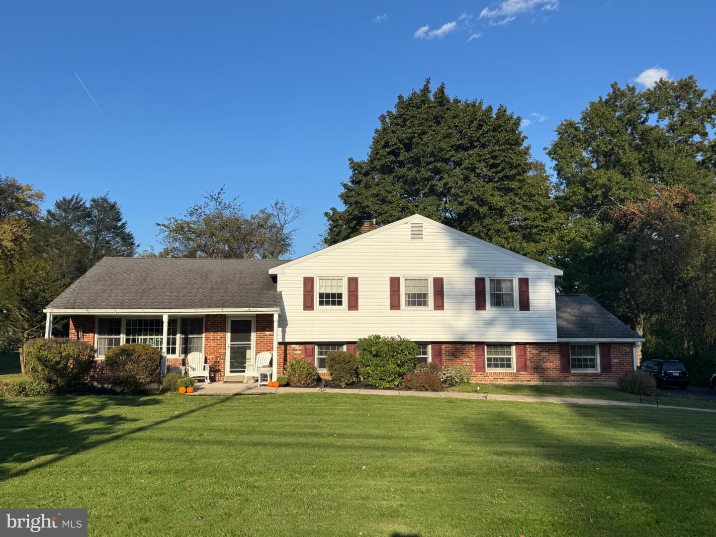 1001 Carolyn Dr — photo