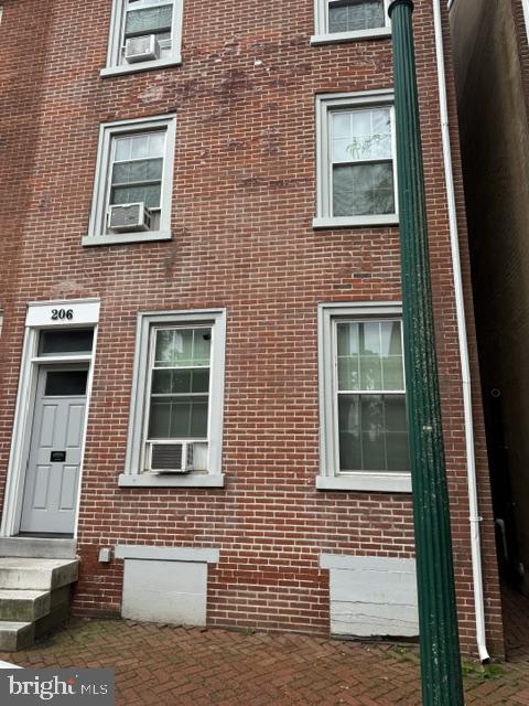 206 S Walnut St — photo
