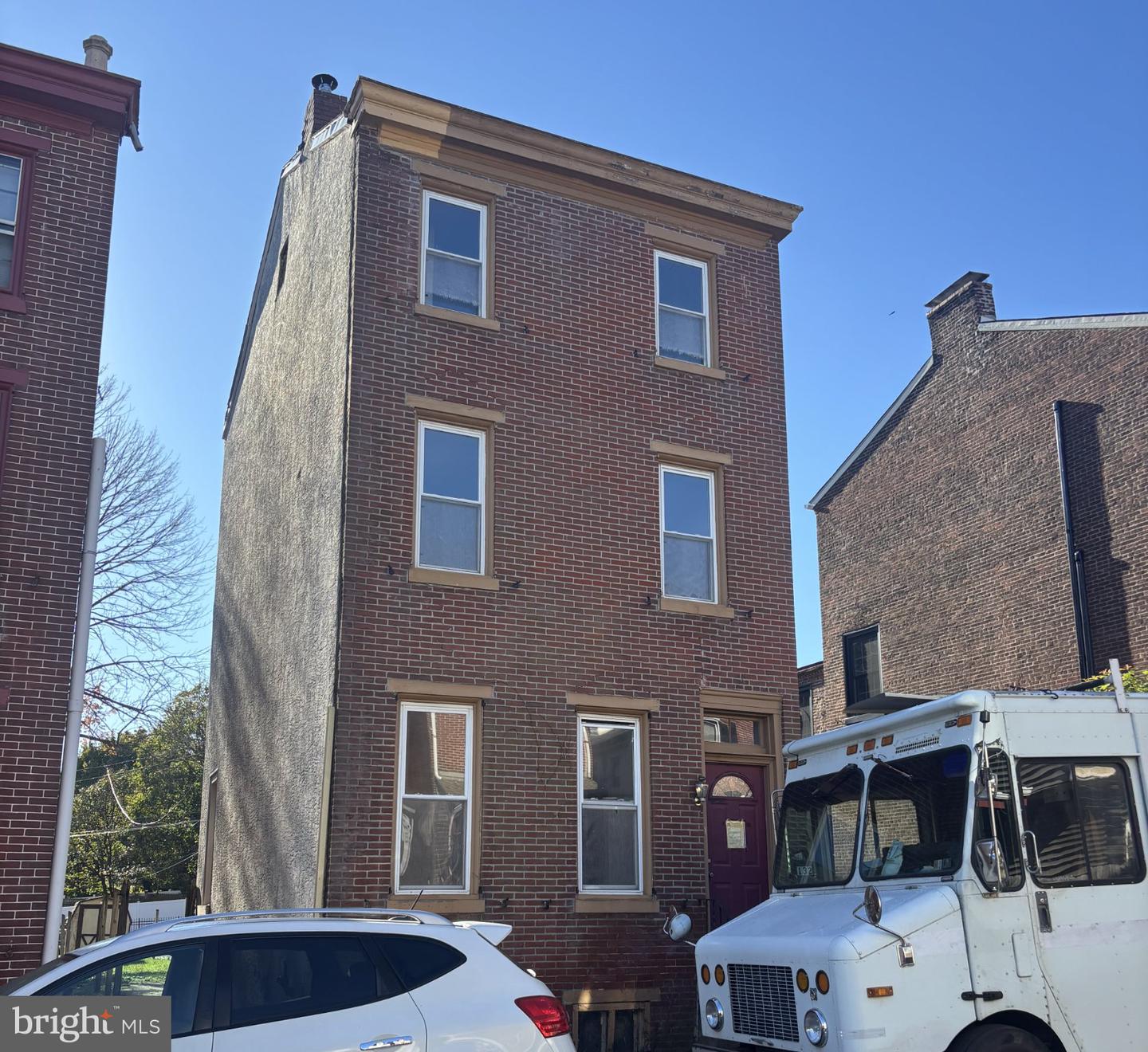 132 E Barnard St — photo