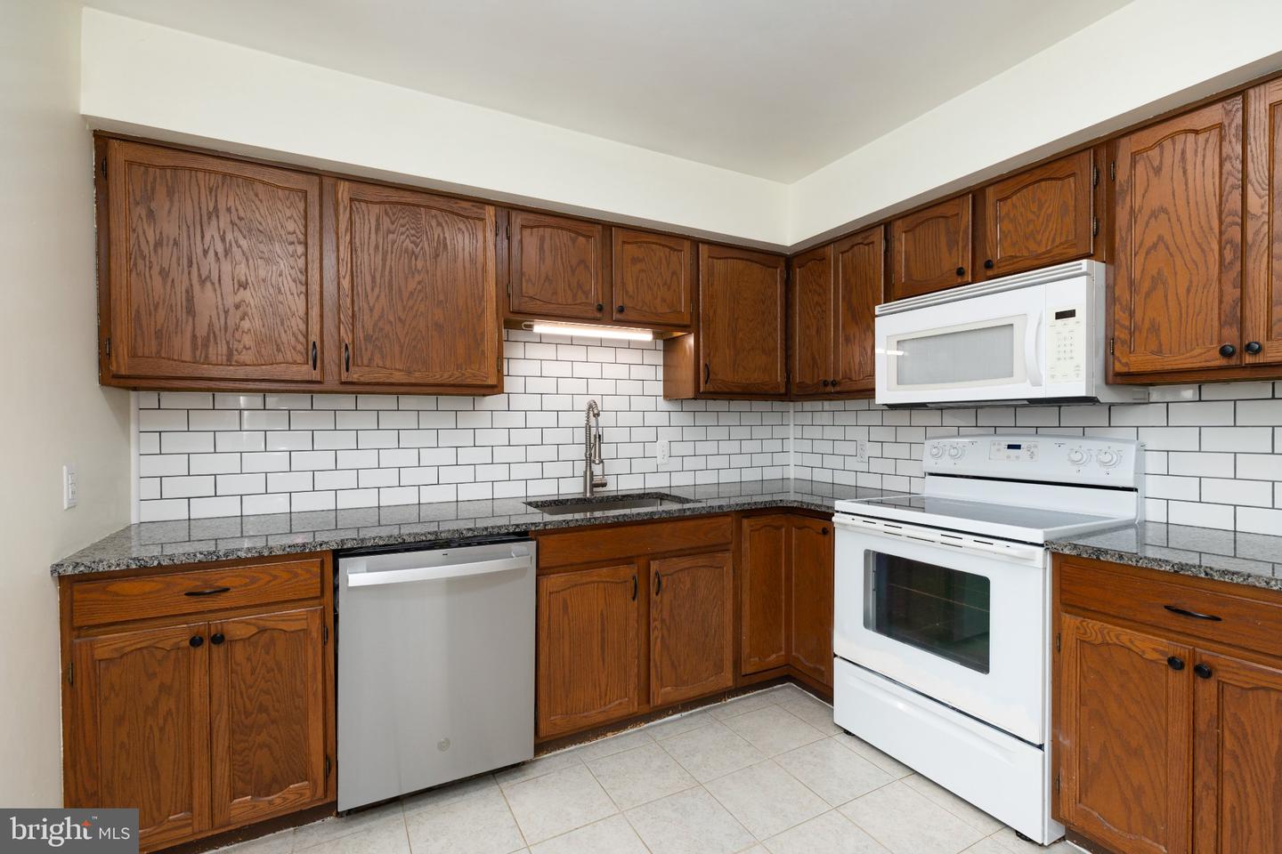 274 Valley Stream Circle, Wayne, PA 19087 — photo 2