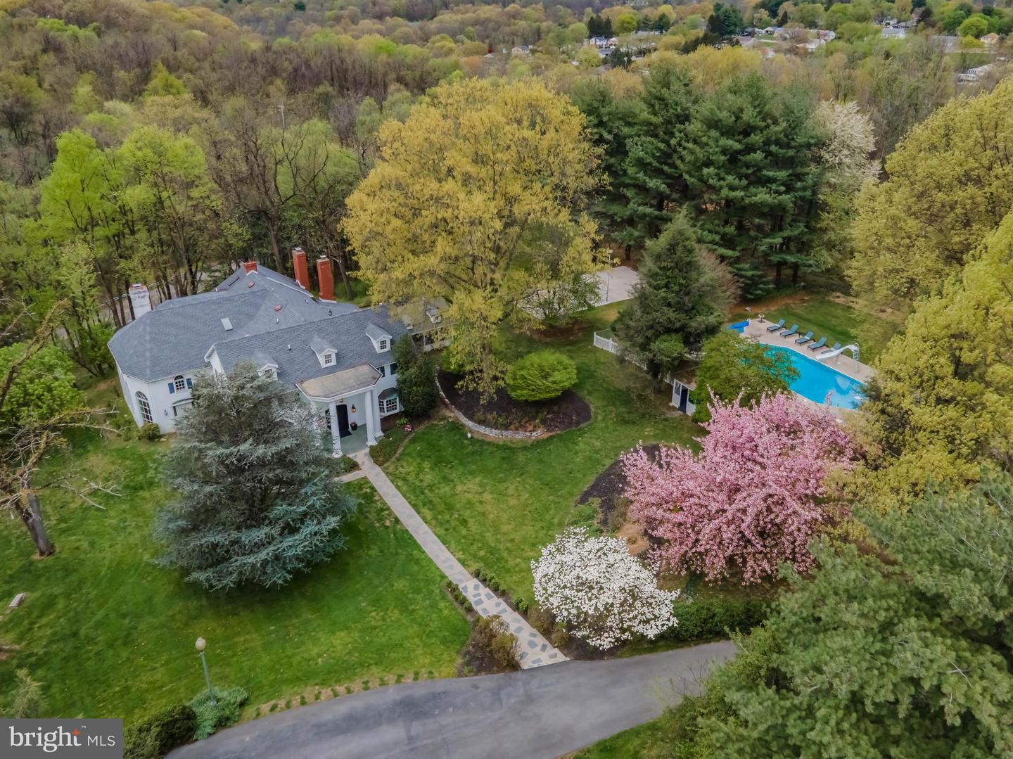 1485 Fairmont Dr — photo
