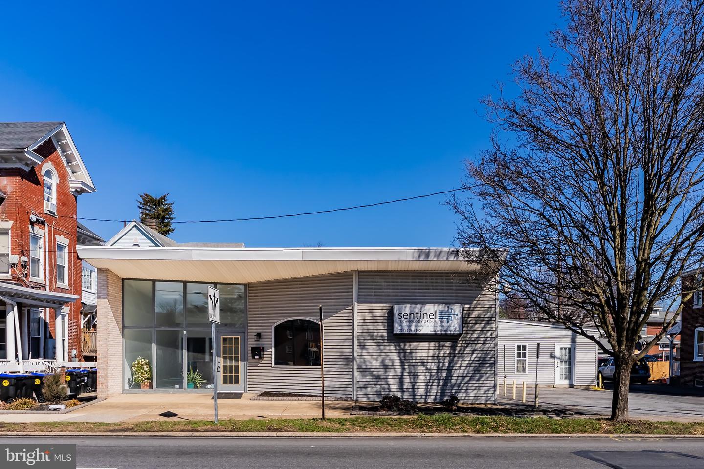 3510 Derry St — photo
