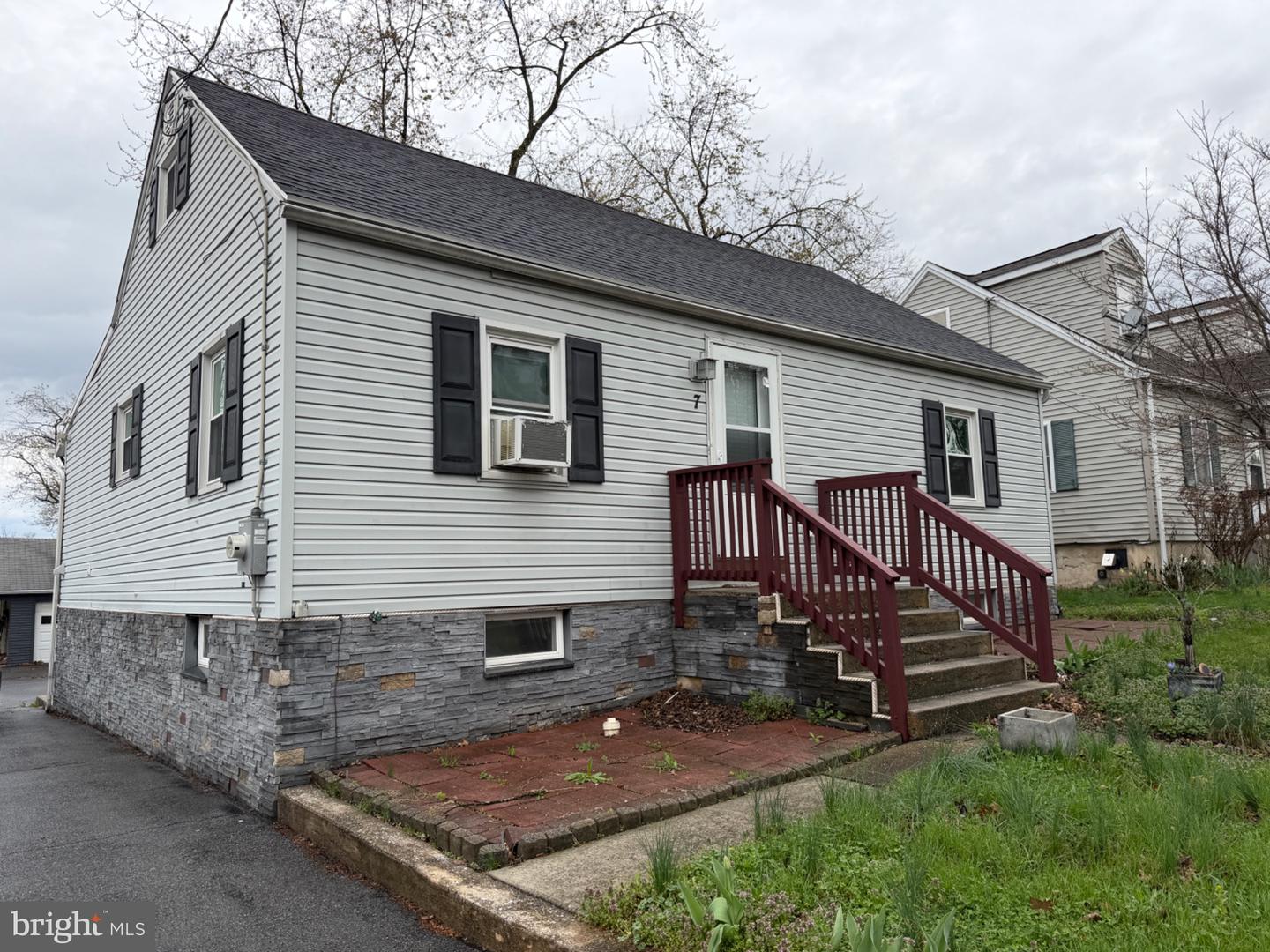 7 Rutherford Rd — photo