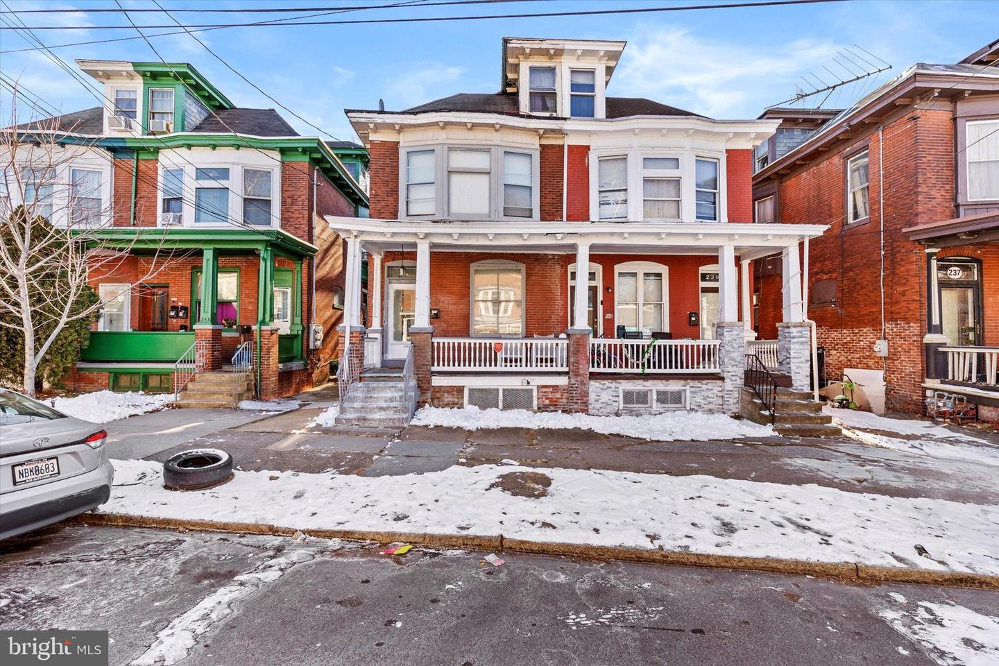 241 Maclay St — photo