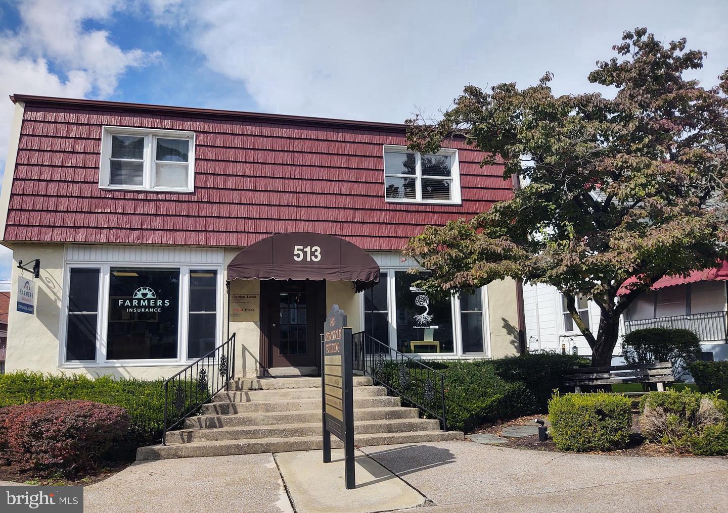 513 W Chocolate Ave — photo