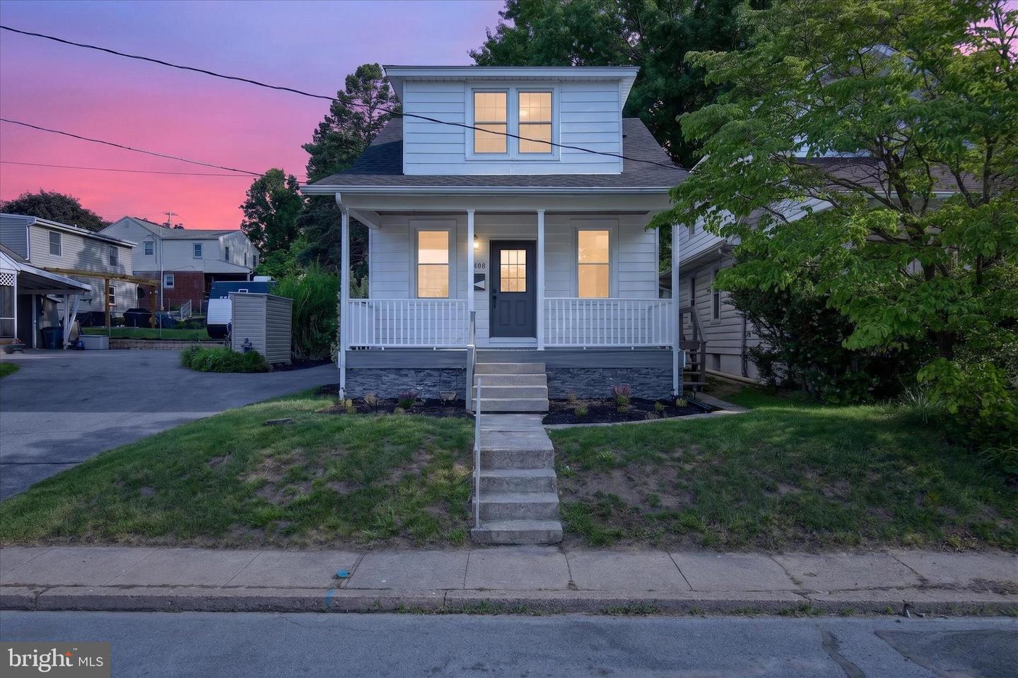 3408 Schoolhouse Ln — photo