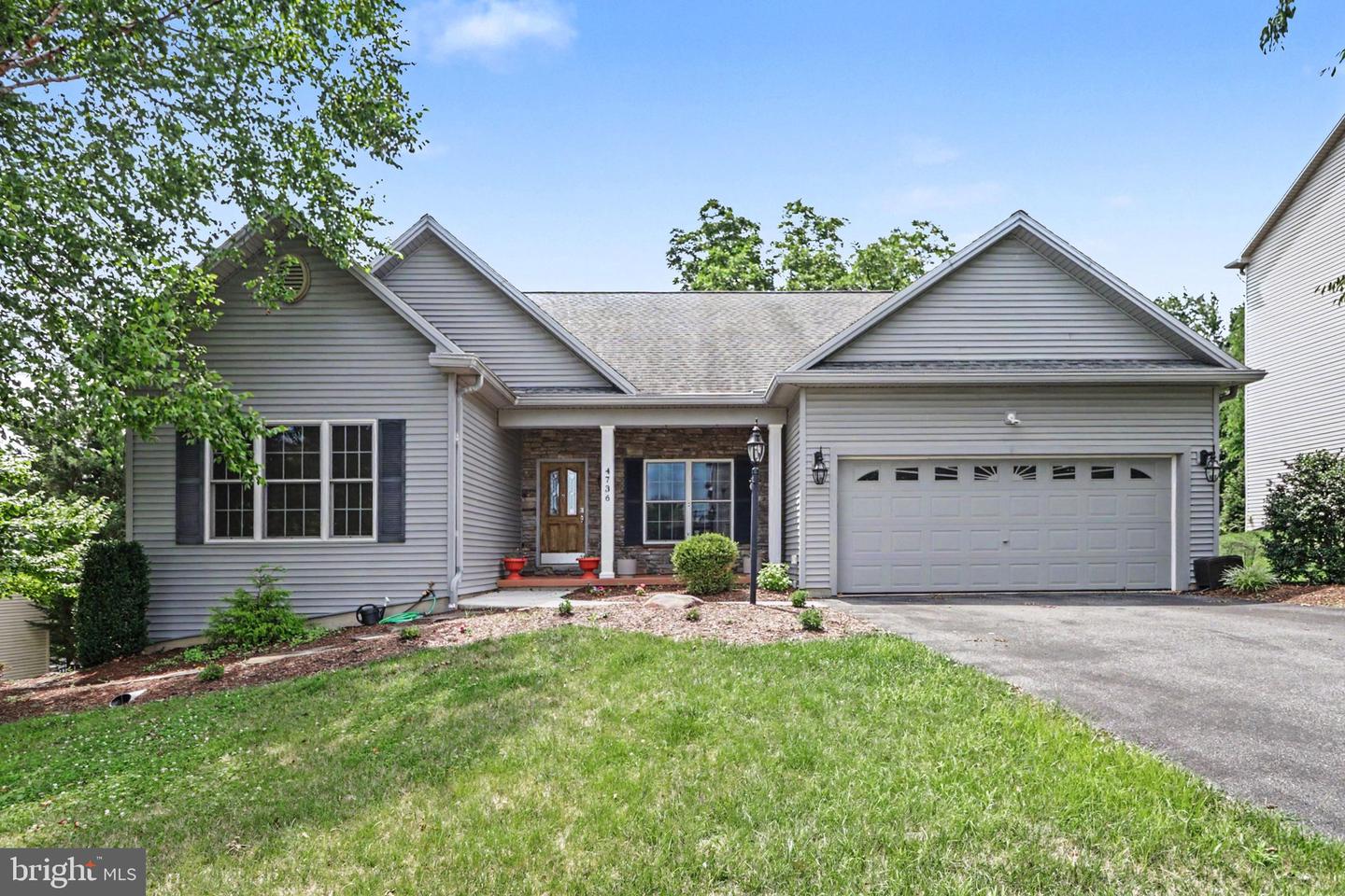 4736 Chatham Way — photo