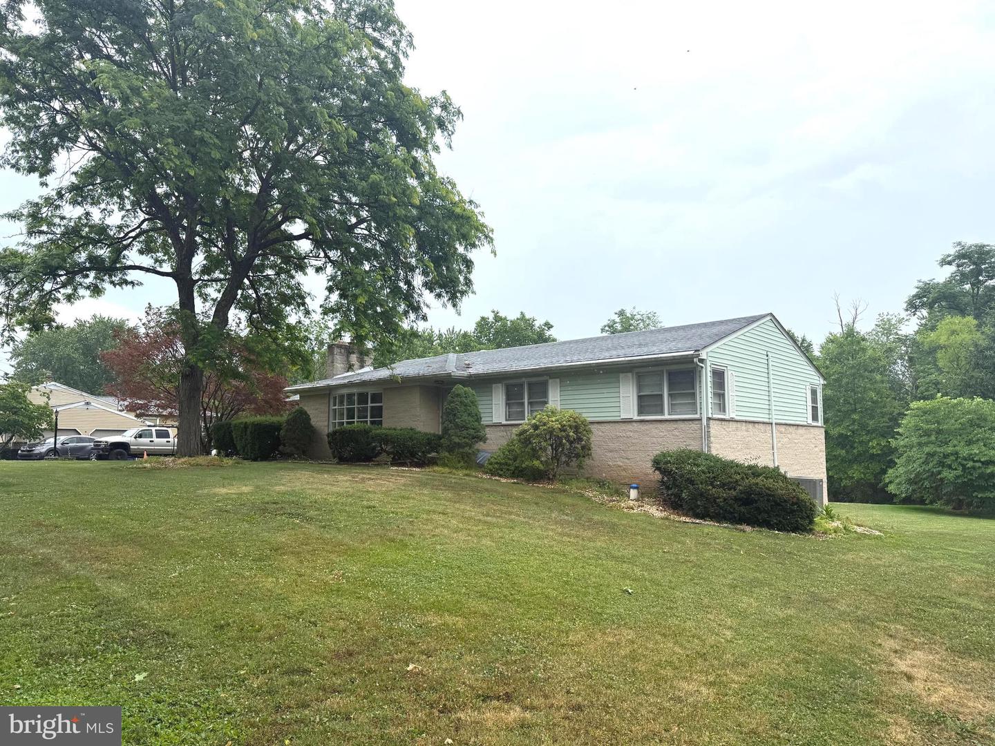 1141 Green Tree Road, Harrisburg, PA 17112 — photo 2