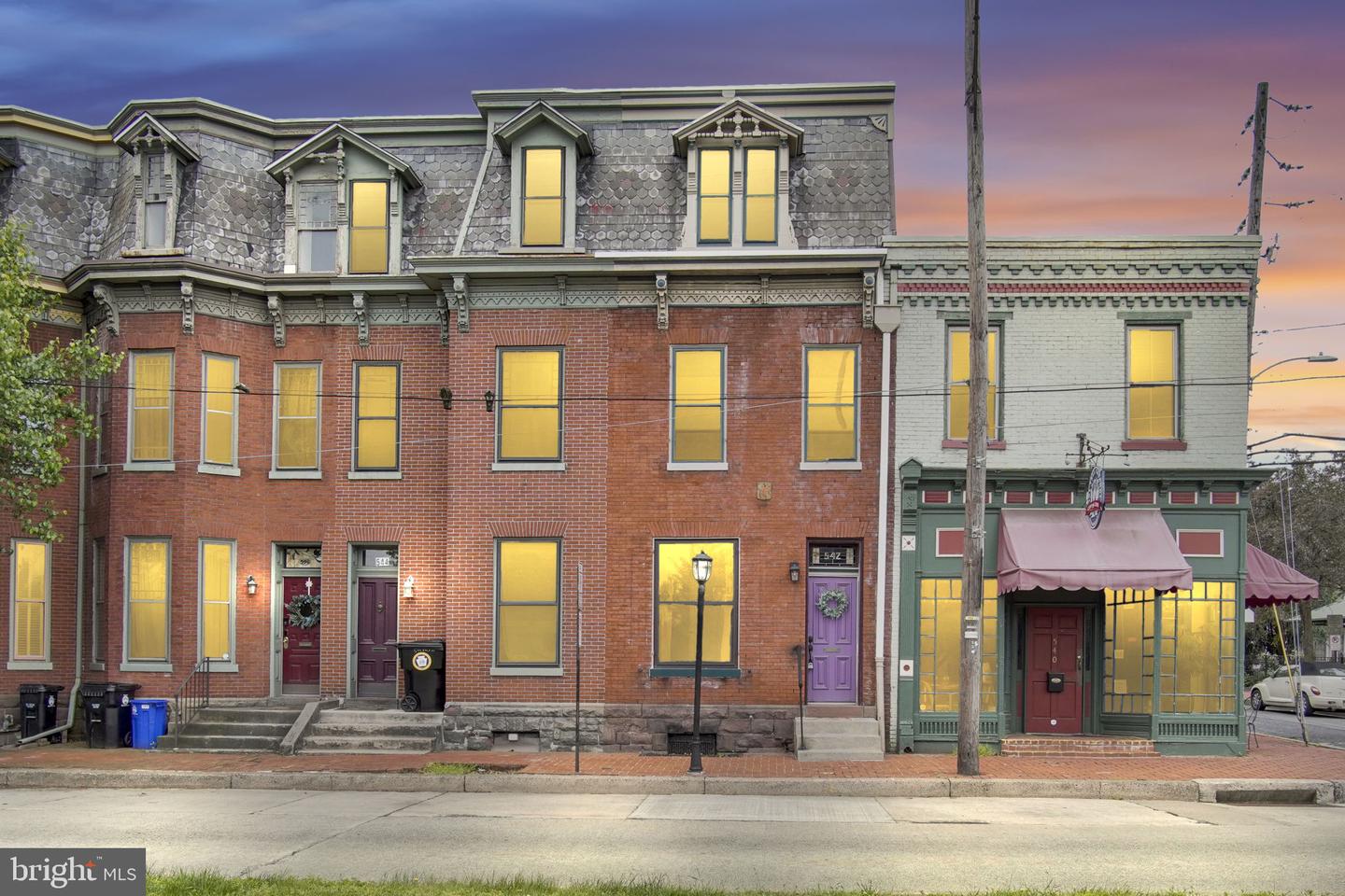 542 Race St — photo