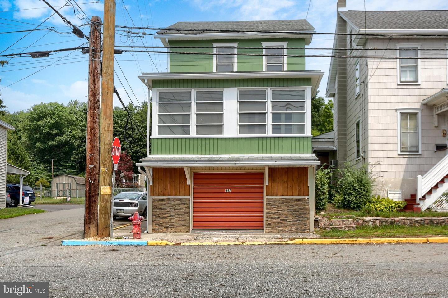 357 W Broad St — photo