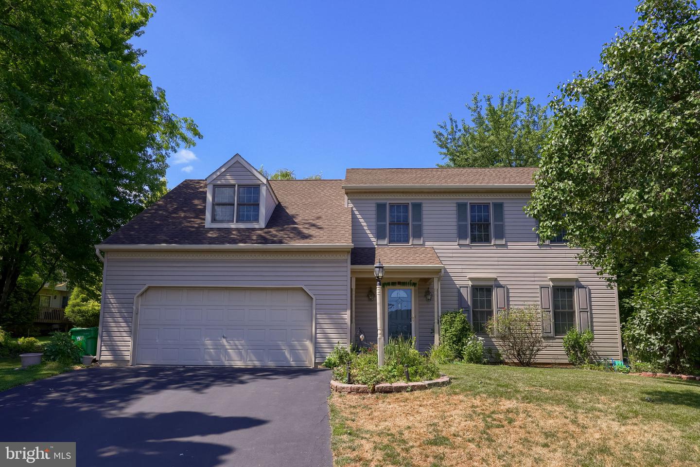 812 Cypress Ct — photo
