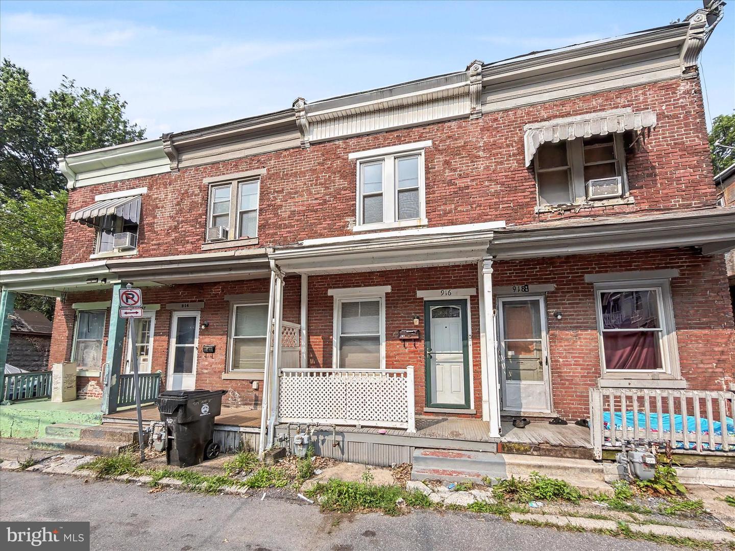 916 May St — photo