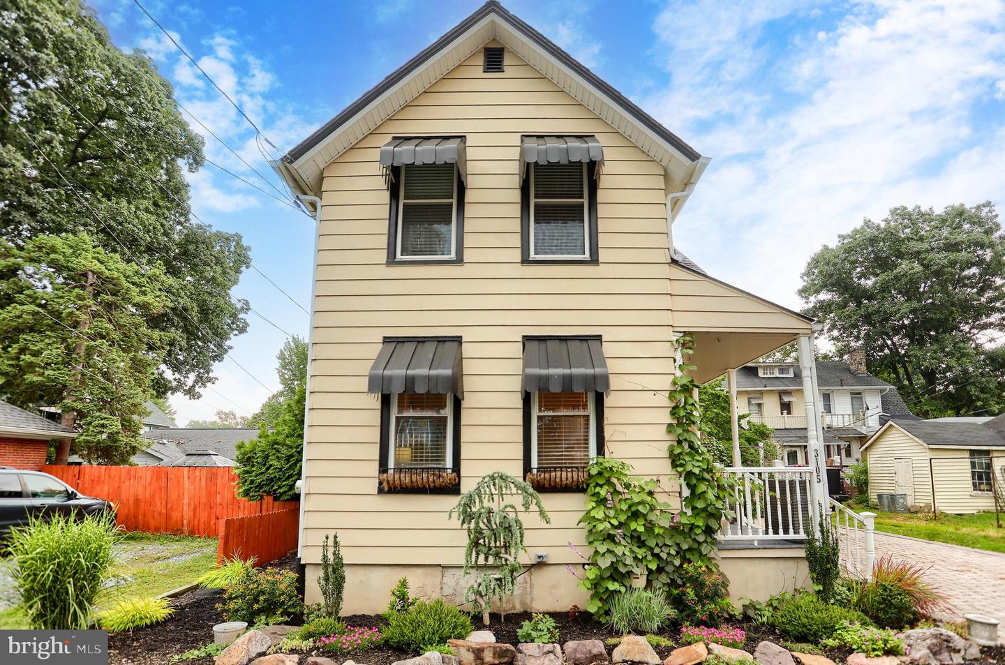3105 N River St — photo
