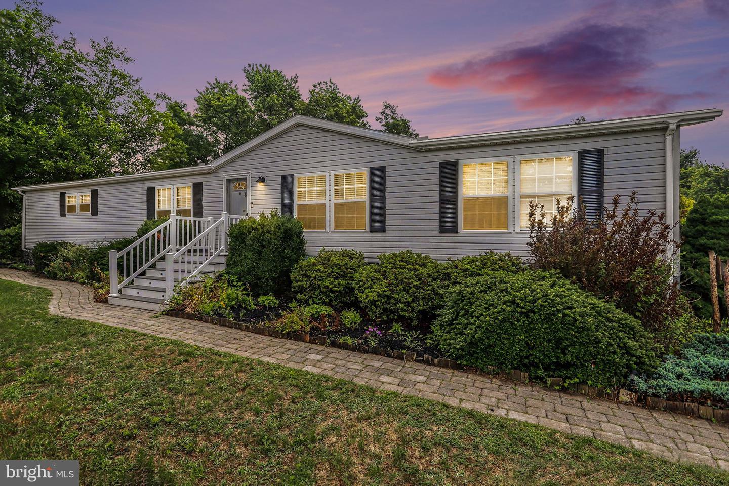 303 Dallas Dr — photo