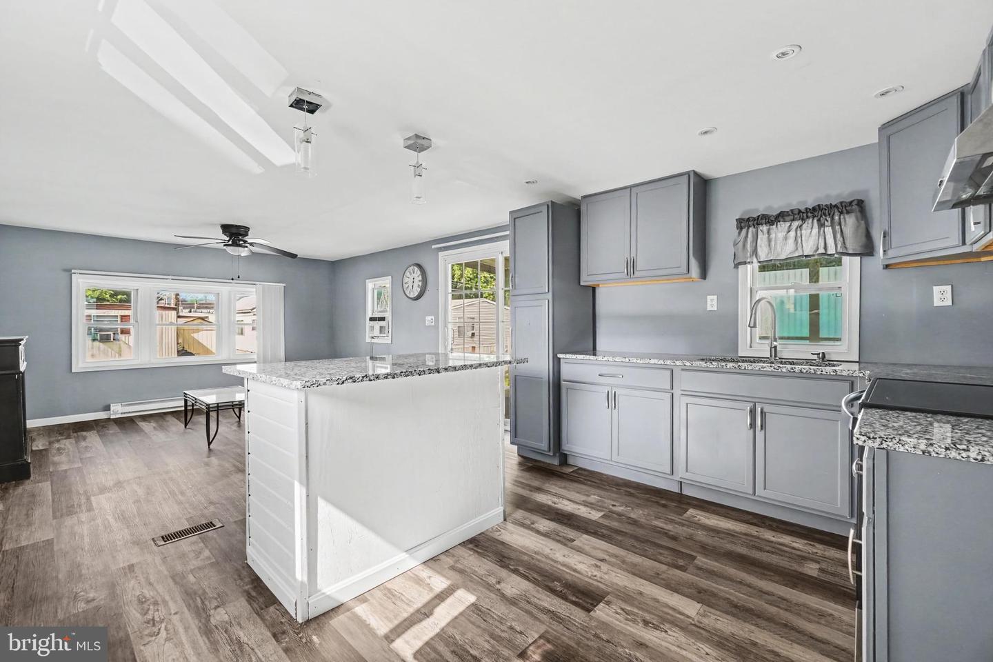 132 Park Dr — photo