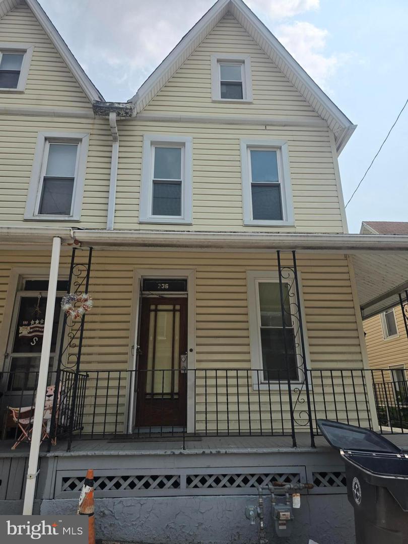 236 Pine St — photo