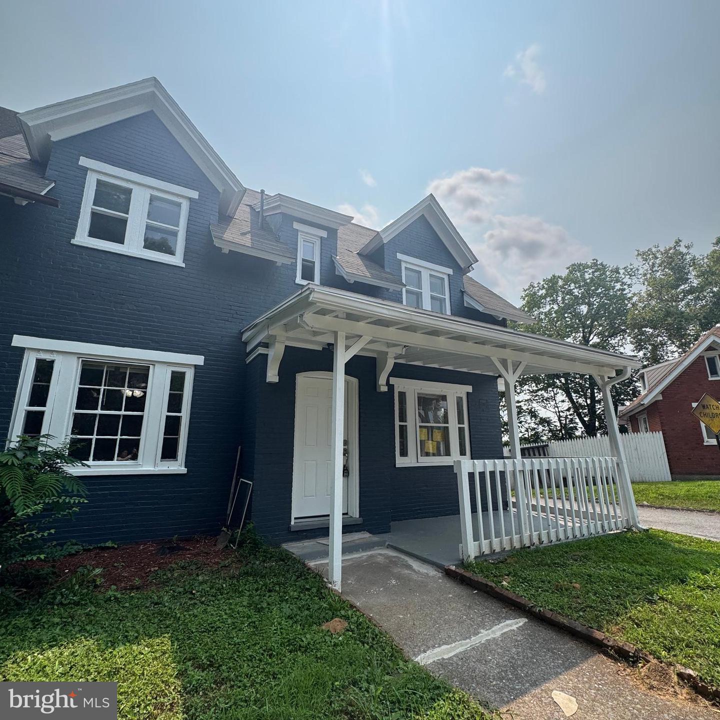 1516 Allison St — photo