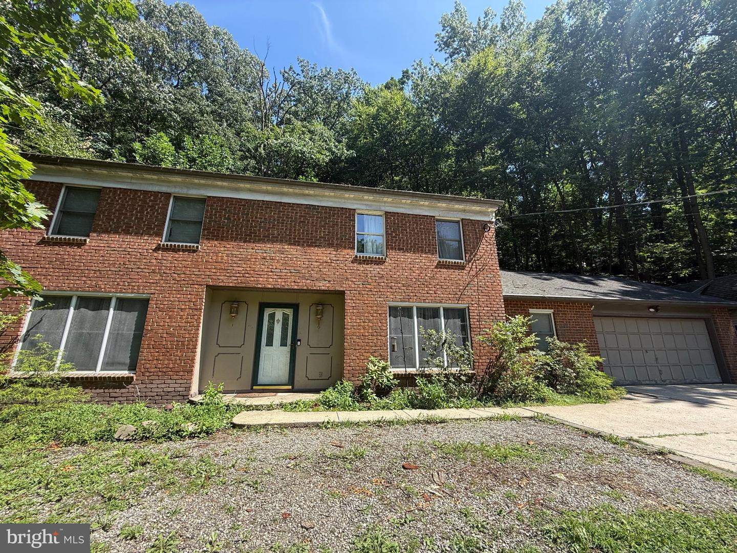 879 Sand Hill Rd — photo