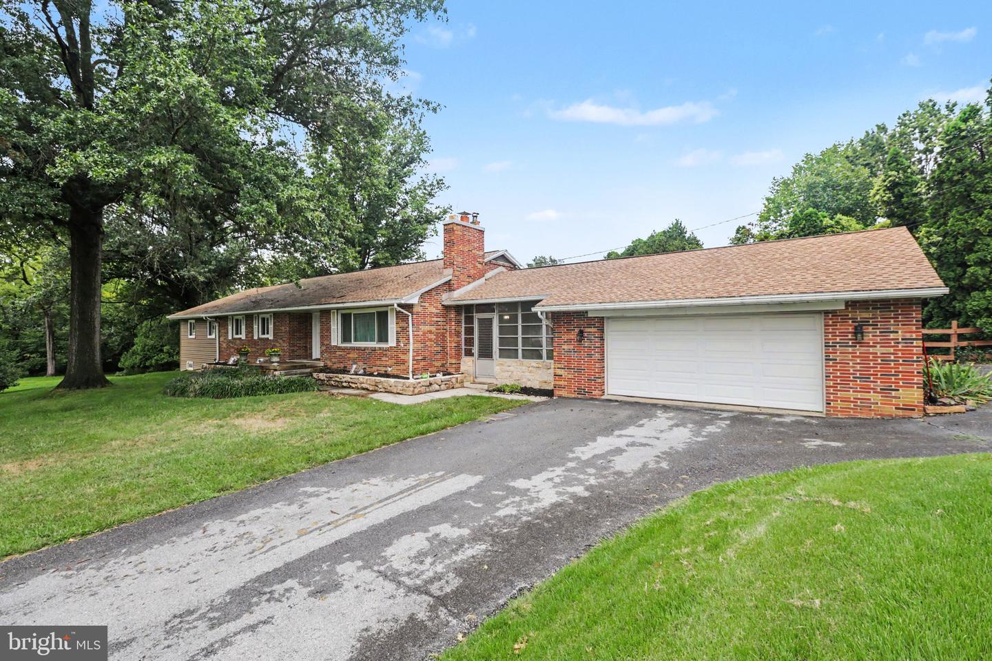 7710 Manor Dr — photo