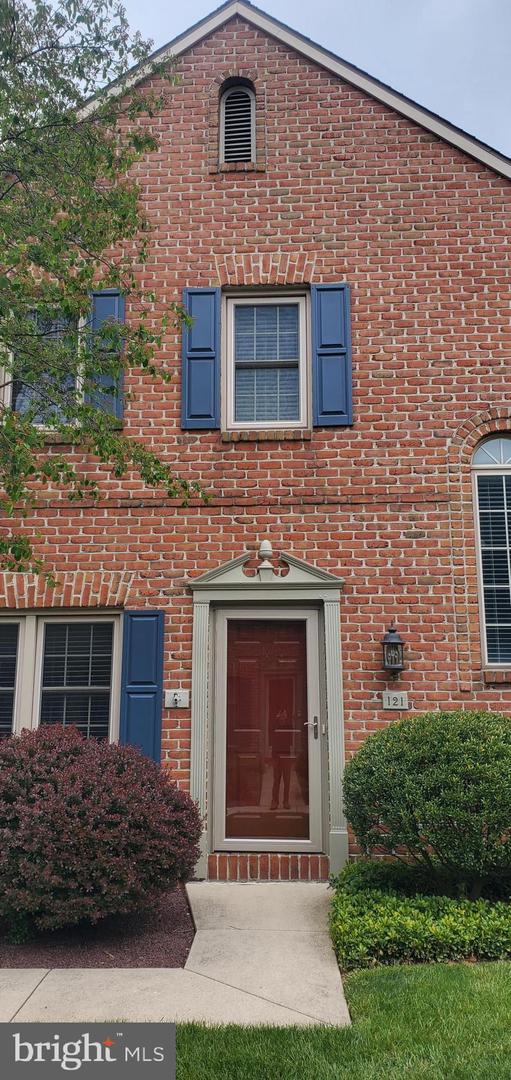 121 Wyndham Way — photo