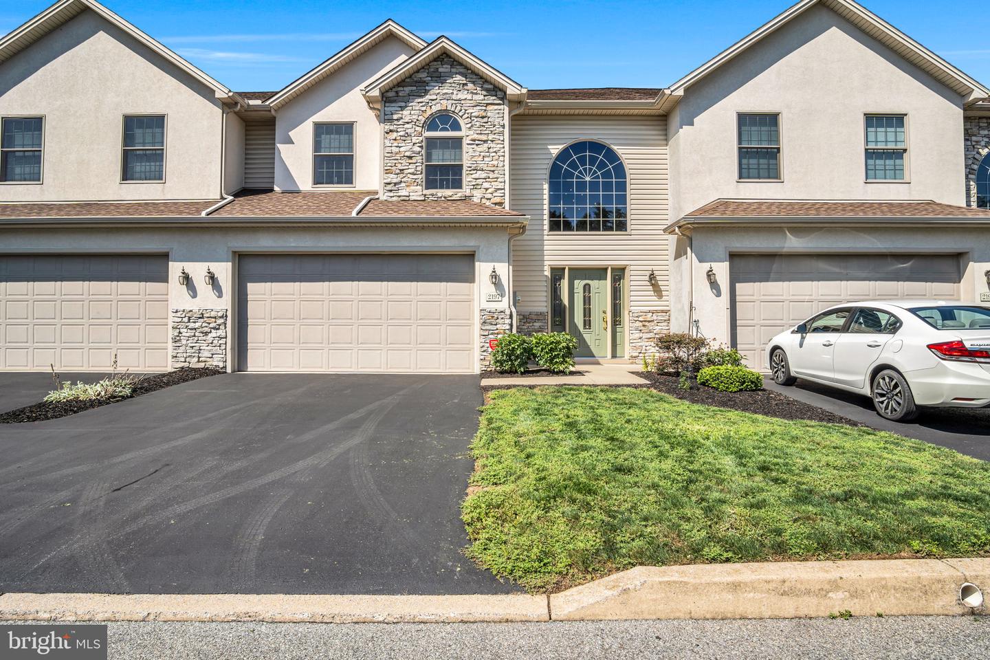 2197 Bordeaux Ct — photo