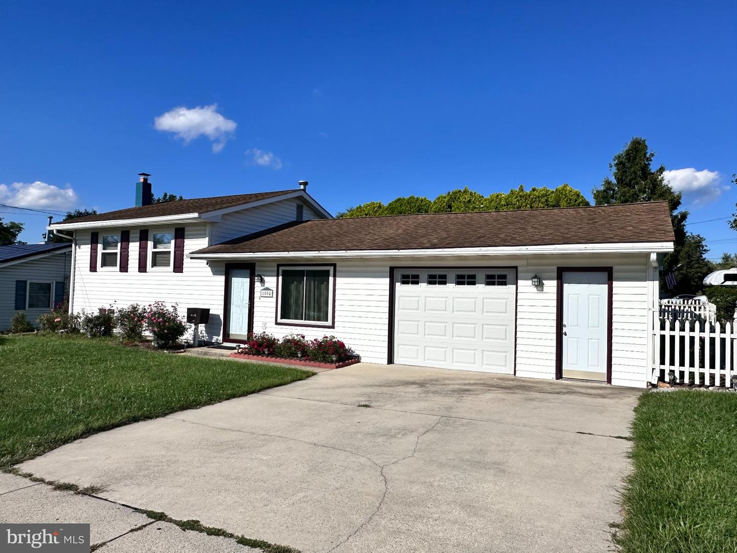1004 Lakewood Dr — photo