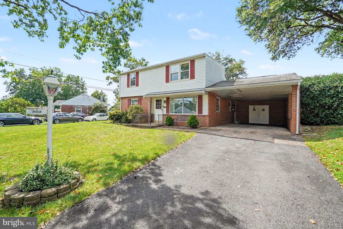 302 Wedgewood Rd — photo