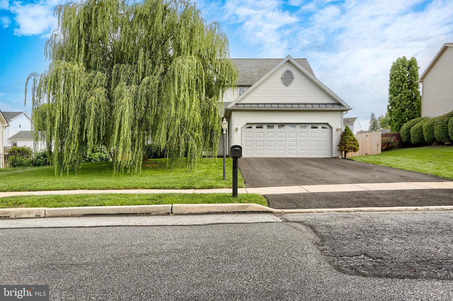 6207 Chatham Glenn Way — photo