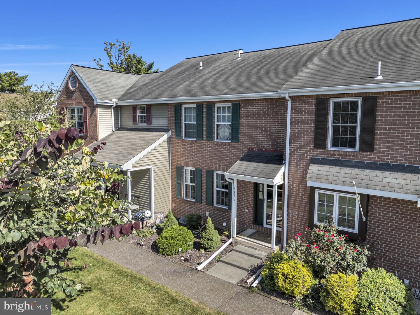 5459 Pond Rd — photo