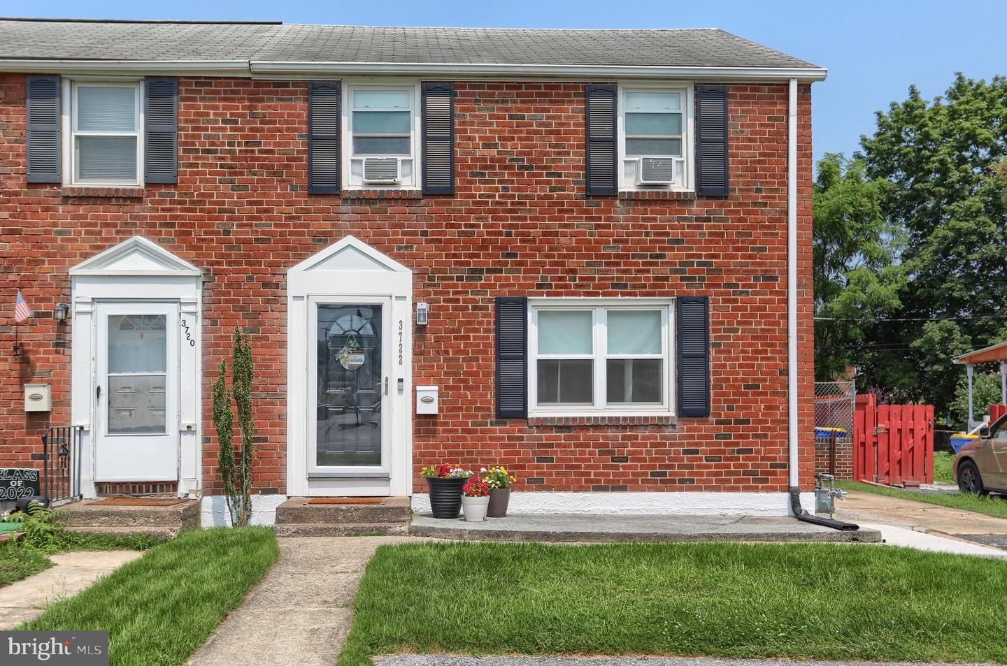 3722 Derry St — photo