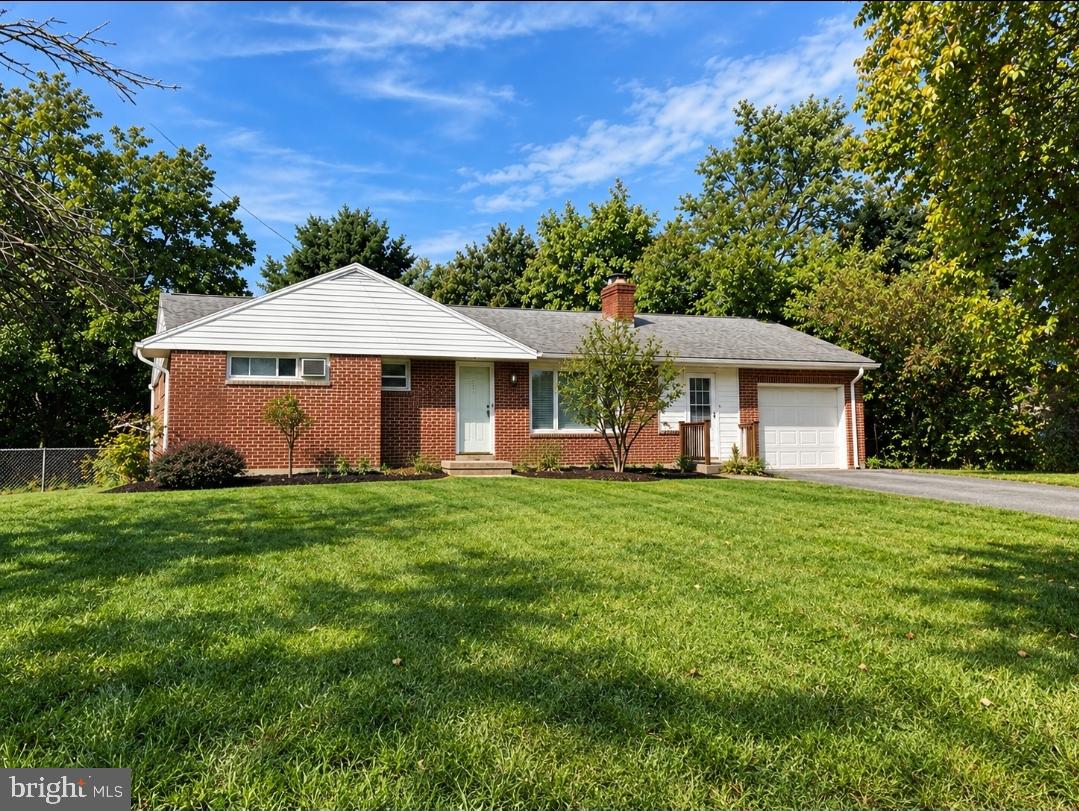 1184 Fairmont Dr — photo