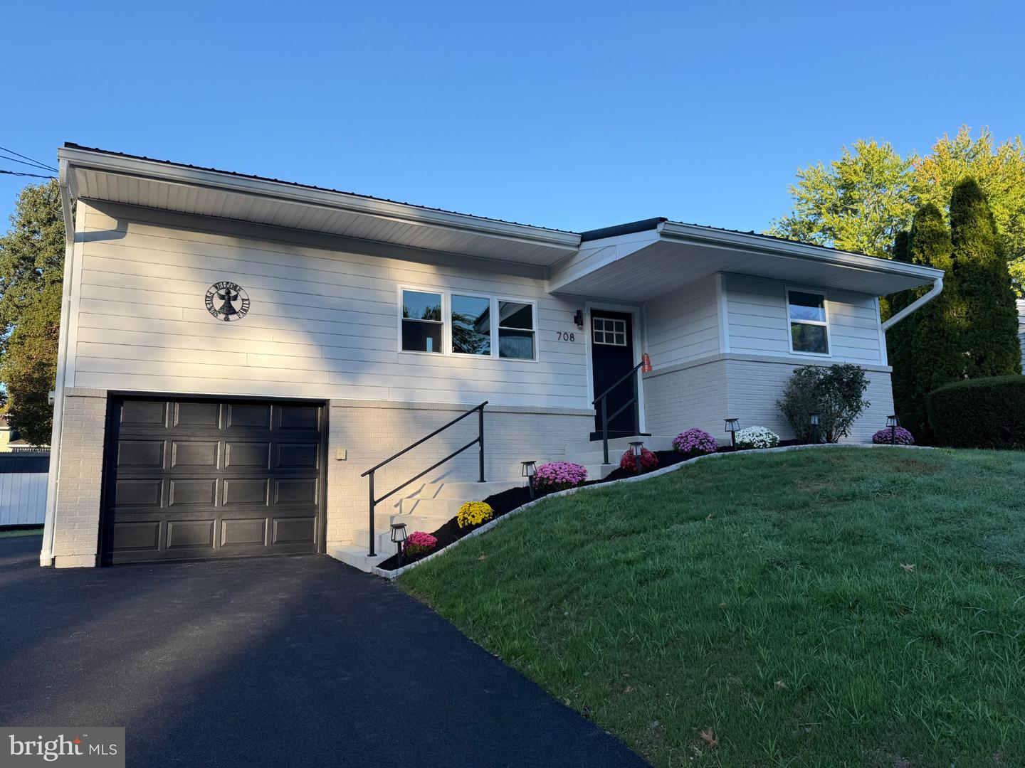 708 Edison Rd — photo