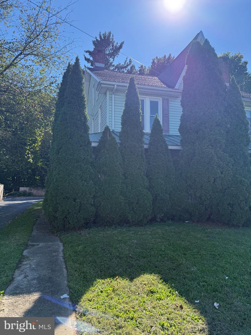 3779 Derry St — photo