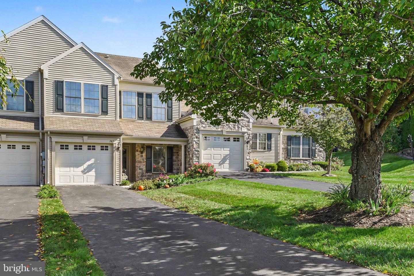 767 Creekside Dr — photo