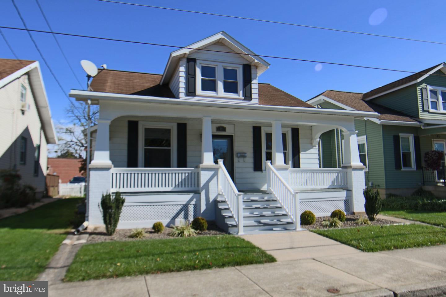 29 S John St — photo