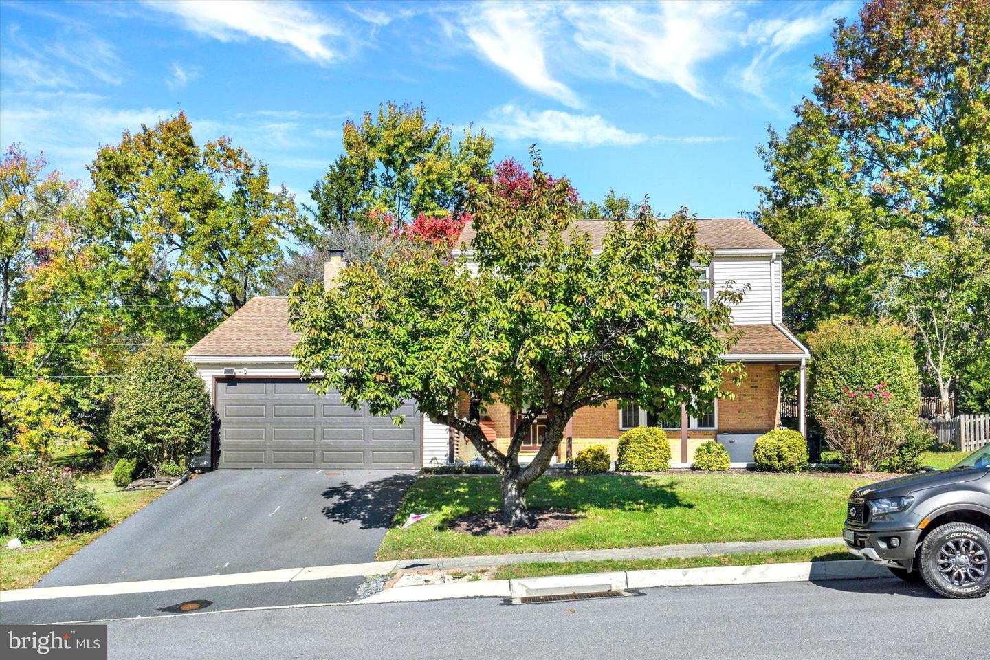 5708 Gordon Dr — photo