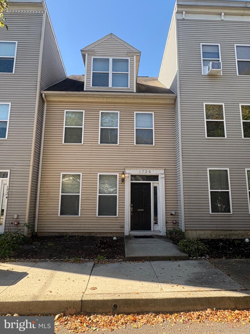 1726 Logan St — photo