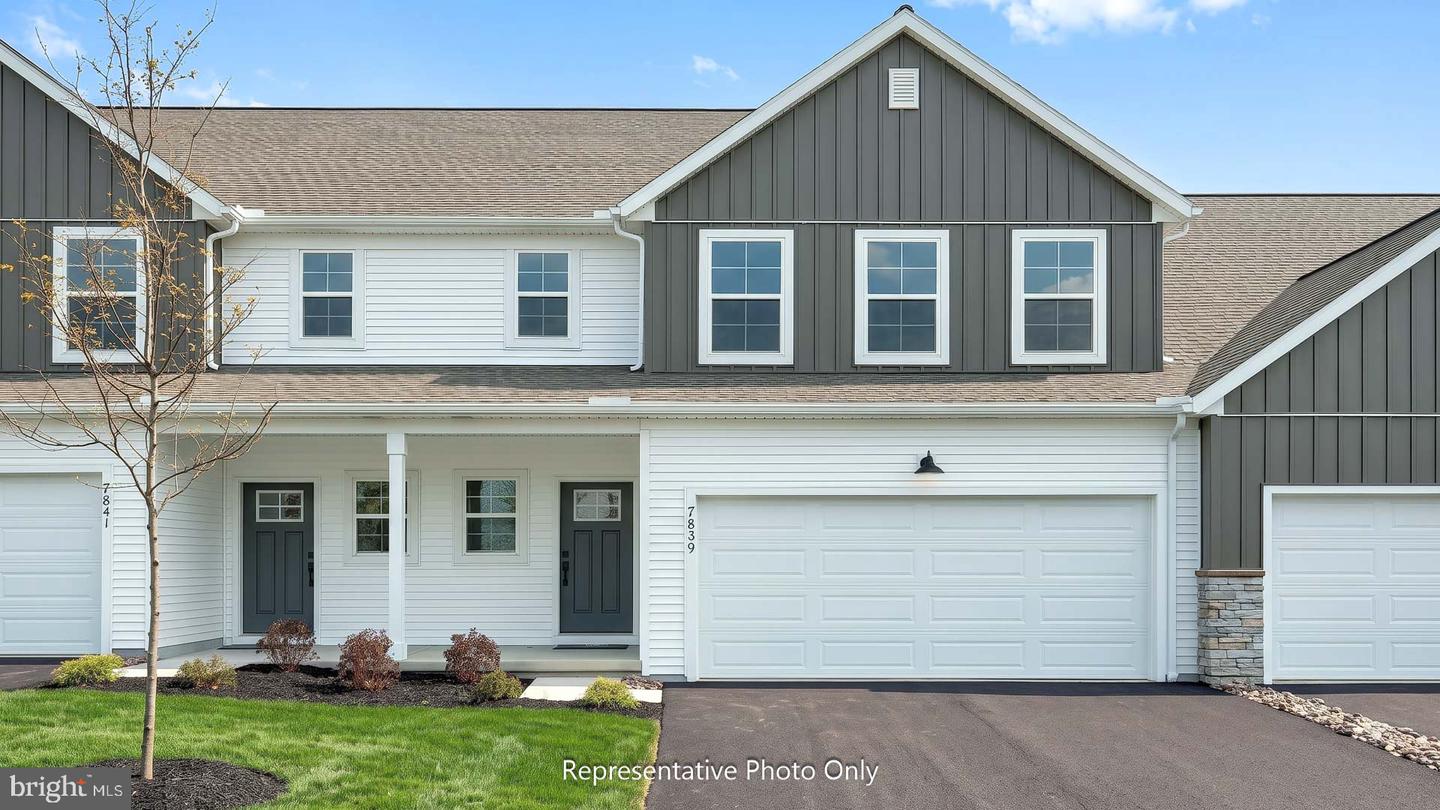 7829 Oak Brook Dr — photo