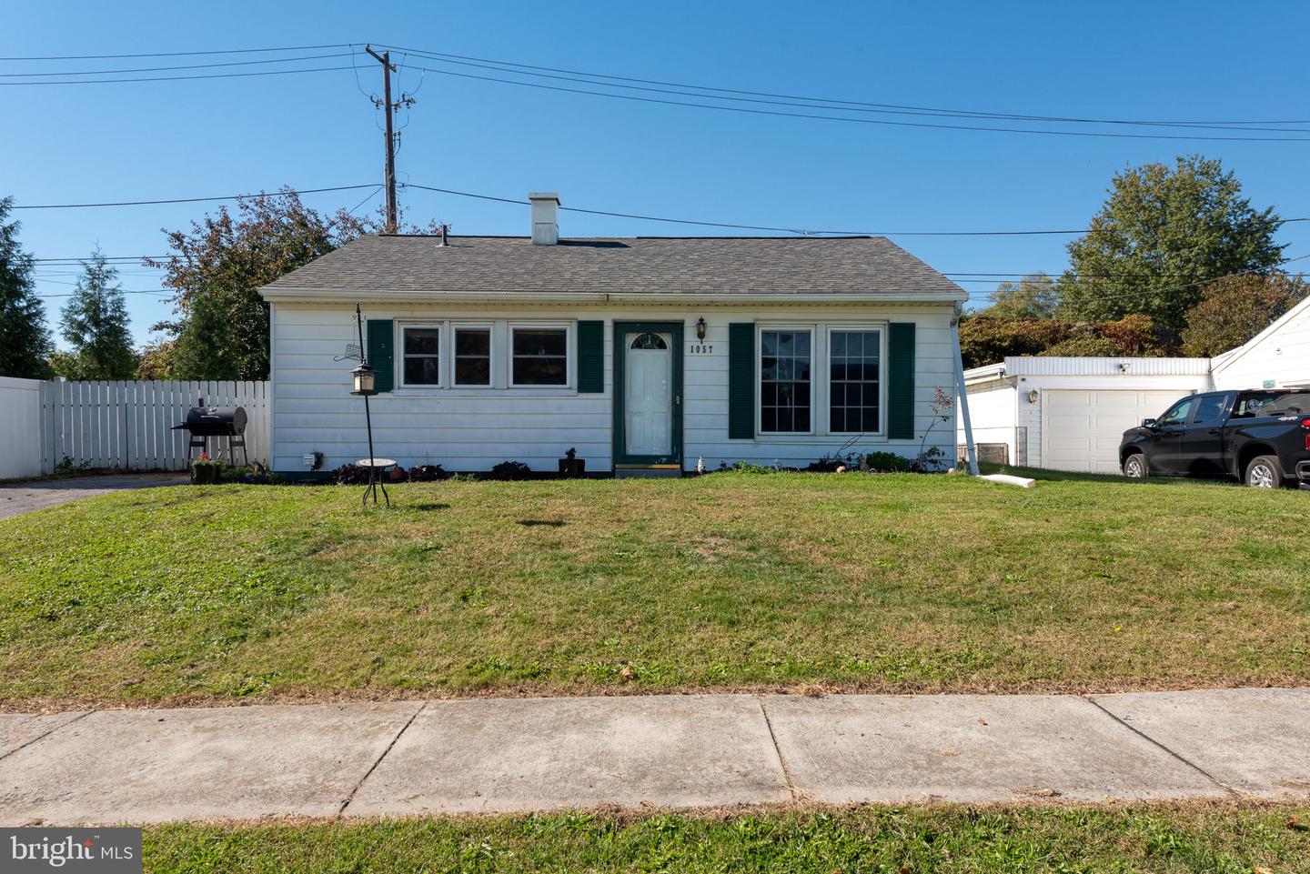 1057 N Pine St — photo