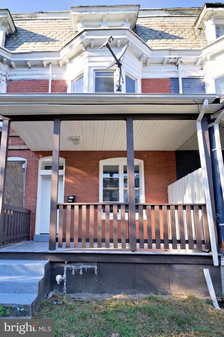 544 Curtin St — photo